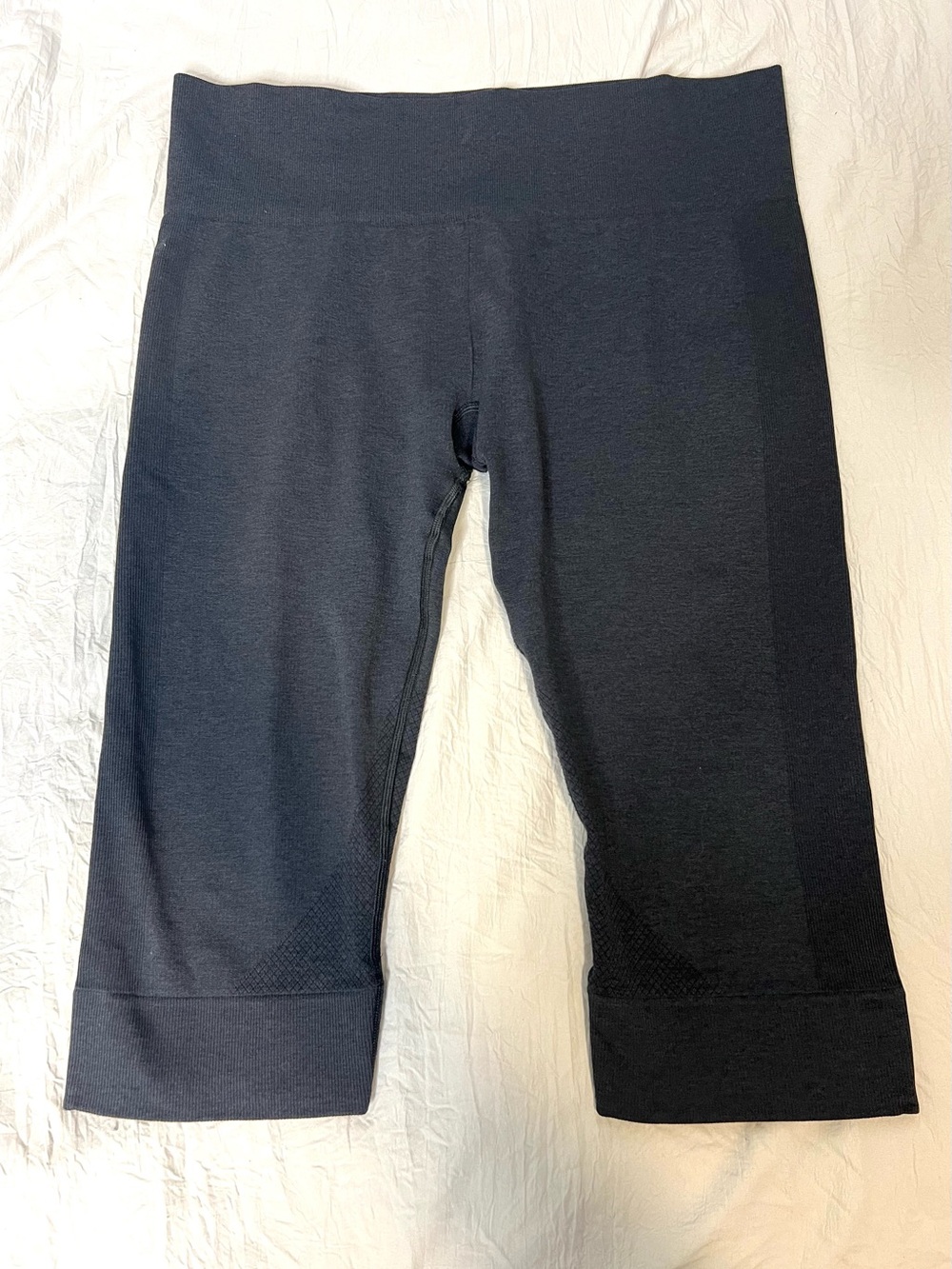 Lululemon Cropped Leggings Black SZ 12 EUC